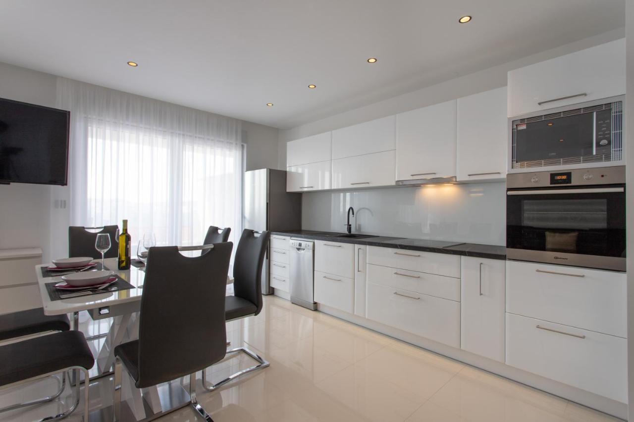 Luxury Viktoria Apartment